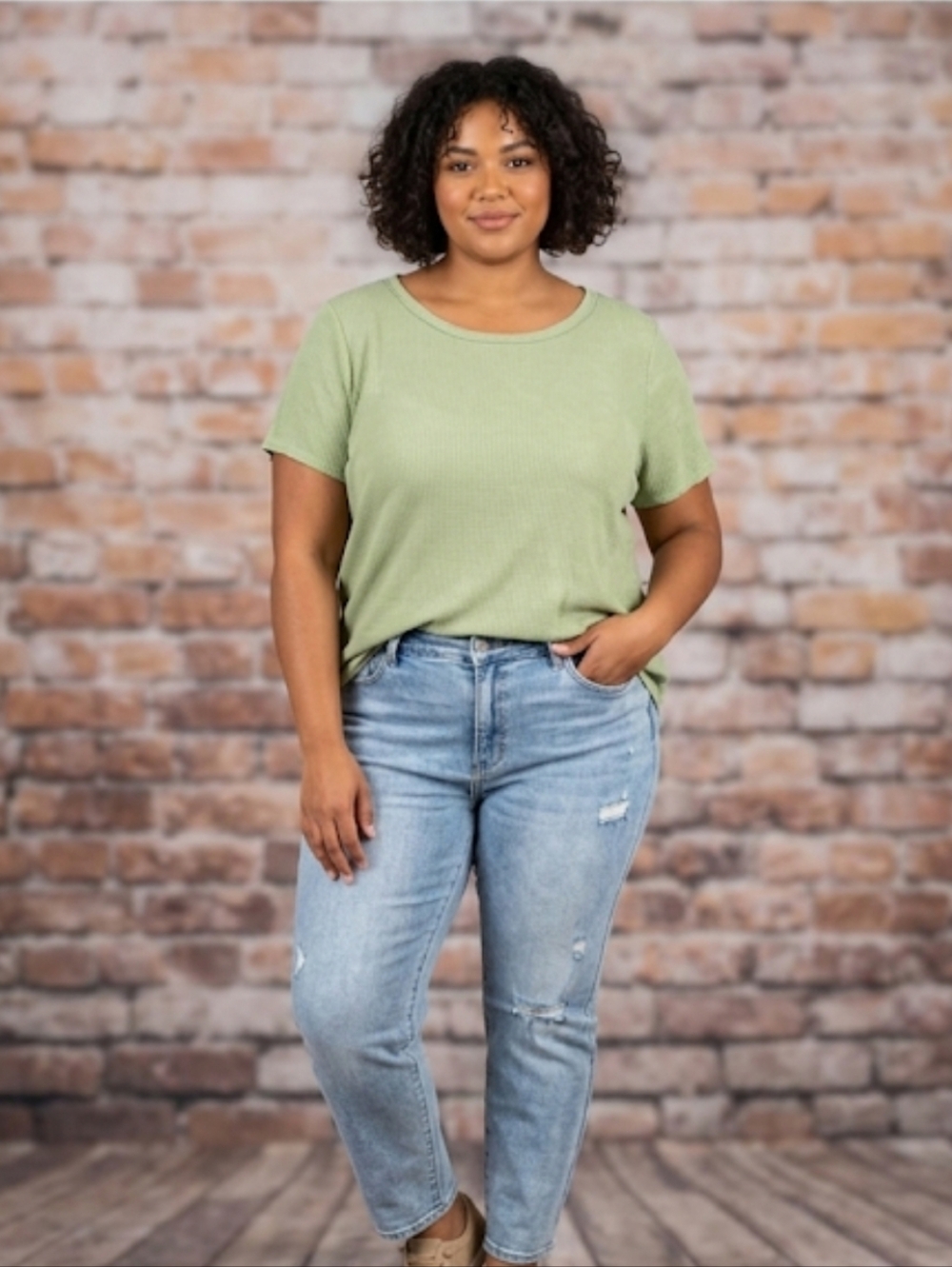 Zenana Outfitters Light Green Short Sleeve Top